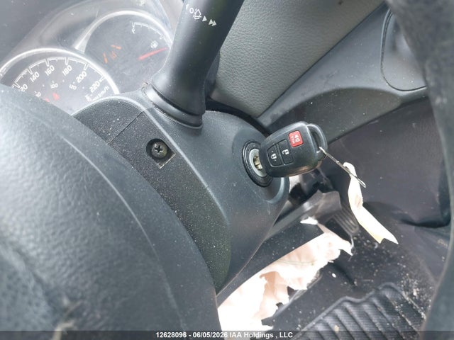 VNKKTUD32KA102979 Toyota Yaris
