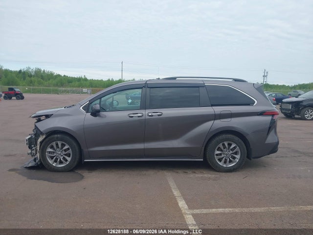 2022 Toyota Sienna Xle 8-passenger მანქანა იყიდება აუქციონზე, vin: 5TDGRKEC4NS094150, აუქციონის ნომერი: 12628188