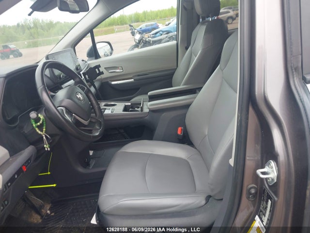 2022 Toyota Sienna Xle 8-passenger მანქანა იყიდება აუქციონზე, vin: 5TDGRKEC4NS094150, აუქციონის ნომერი: 12628188
