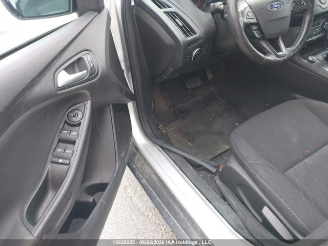 Ford FOCUS SE 2017 1FADP3FE4HL320794 Image 21