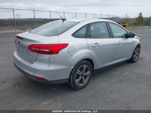 Ford FOCUS SE 2017 1FADP3FE4HL320794 Image 4