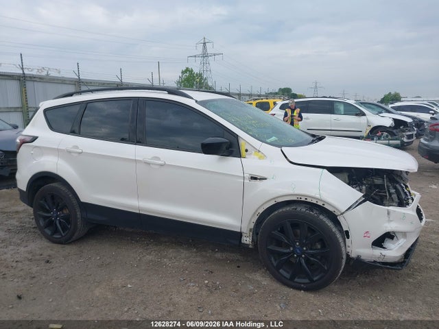 1FMCU0GD0JUD39485 Ford ESCAPE SE