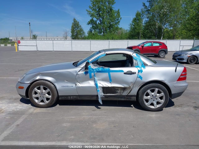 Aukcja sprzedaży 1998 Mercedes-benz Slk 230 Kompressor, vin: WDBKK47F0WF066539, numer aukcji: 12628283