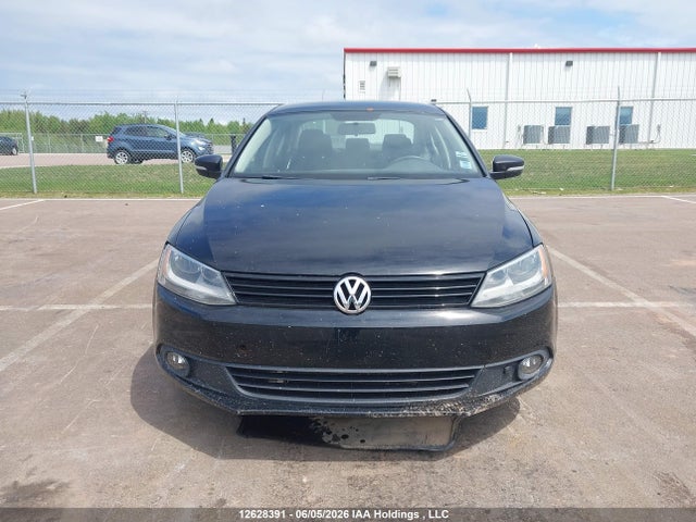 2015 Volkswagen Jetta 2.0l Trendline/2.0l Trendline+ მანქანა იყიდება აუქციონზე, vin: 3VW2K7AJ9FM348918, აუქციონის ნომერი: 12628391