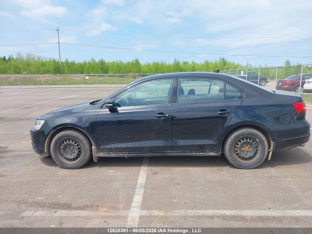2015 Volkswagen Jetta 2.0l Trendline/2.0l Trendline+ მანქანა იყიდება აუქციონზე, vin: 3VW2K7AJ9FM348918, აუქციონის ნომერი: 12628391