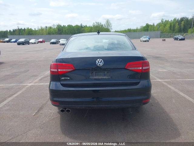 2015 Volkswagen Jetta 2.0l Trendline/2.0l Trendline+ მანქანა იყიდება აუქციონზე, vin: 3VW2K7AJ9FM348918, აუქციონის ნომერი: 12628391