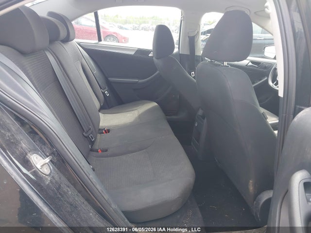 2015 Volkswagen Jetta 2.0l Trendline/2.0l Trendline+ მანქანა იყიდება აუქციონზე, vin: 3VW2K7AJ9FM348918, აუქციონის ნომერი: 12628391