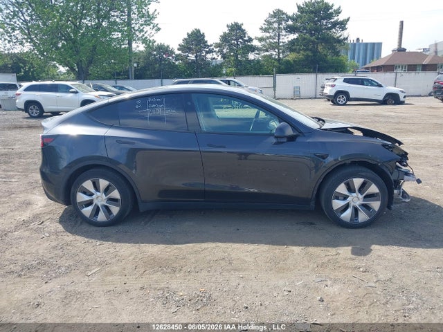 Tesla Model Y 2024 7SAYGDEDXRF992151 Image 13