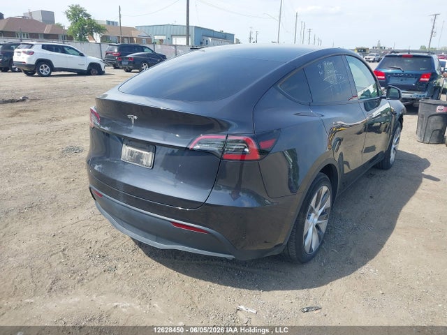 Tesla Model Y 2024 7SAYGDEDXRF992151 Image 4