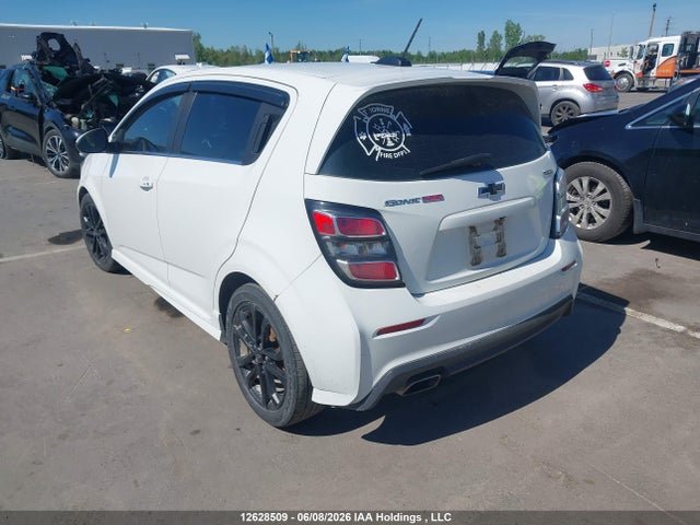 12628509 :رقم المزاد ، 1G1JF6SB3J4105770 vin ، 2018 Chevrolet Sonic Premier Auto مزاد بيع