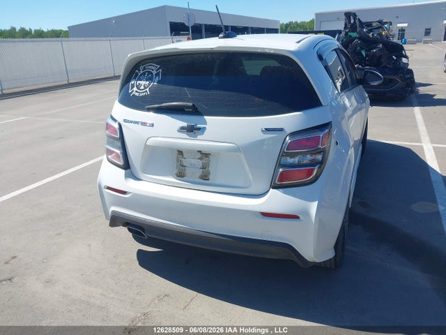 12628509 :رقم المزاد ، 1G1JF6SB3J4105770 vin ، 2018 Chevrolet Sonic Premier Auto مزاد بيع