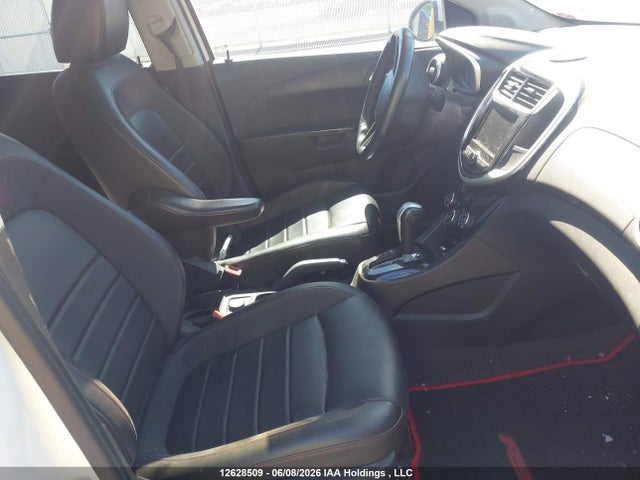 12628509 :رقم المزاد ، 1G1JF6SB3J4105770 vin ، 2018 Chevrolet Sonic Premier Auto مزاد بيع