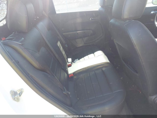 12628509 :رقم المزاد ، 1G1JF6SB3J4105770 vin ، 2018 Chevrolet Sonic Premier Auto مزاد بيع