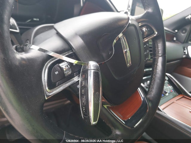2019 Lincoln Navigator L Reserve მანქანა იყიდება აუქციონზე, vin: 5LMJJ3LT2KEL25711, აუქციონის ნომერი: 12628564