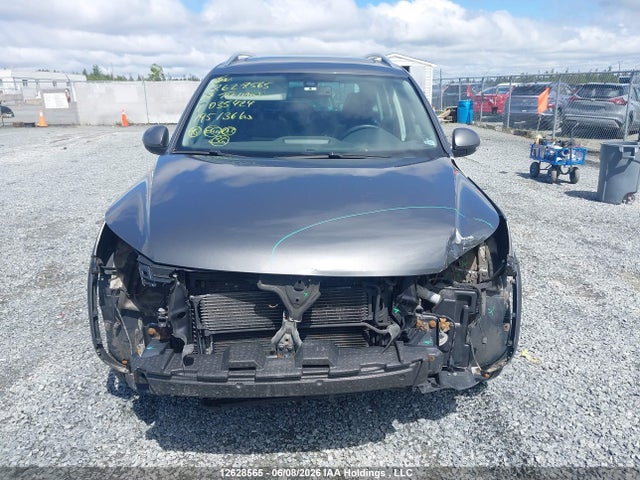 Продажа на аукционе авто 2017 Volkswagen Tiguan Highline, vin: WVGLV7AX7HK035424, номер лота: 12628565