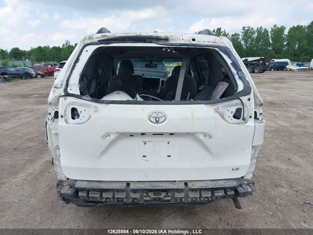 Aukcja sprzedaży 2015 Toyota Sienna Le V6, vin: 5TDKK3DC6FS607812, numer aukcji: 12628584