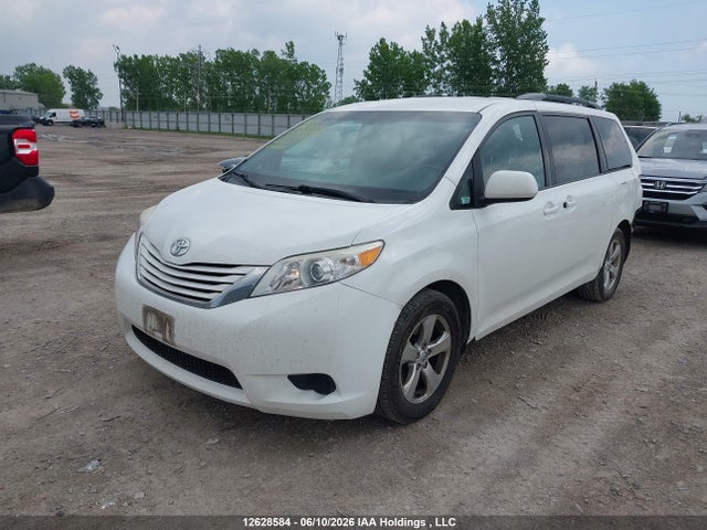 Aukcja sprzedaży 2015 Toyota Sienna Le V6, vin: 5TDKK3DC6FS607812, numer aukcji: 12628584