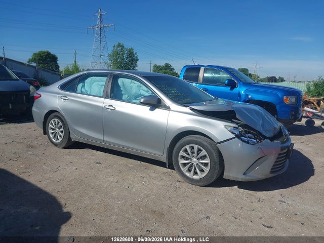 2015 Toyota Camry Le/xle/se/xse მანქანა იყიდება აუქციონზე, vin: 4T1BF1FK7FU024573, აუქციონის ნომერი: 12628608