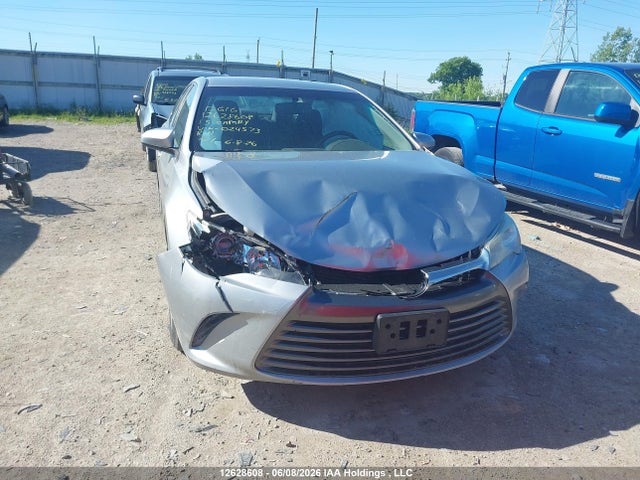 2015 Toyota Camry Le/xle/se/xse მანქანა იყიდება აუქციონზე, vin: 4T1BF1FK7FU024573, აუქციონის ნომერი: 12628608