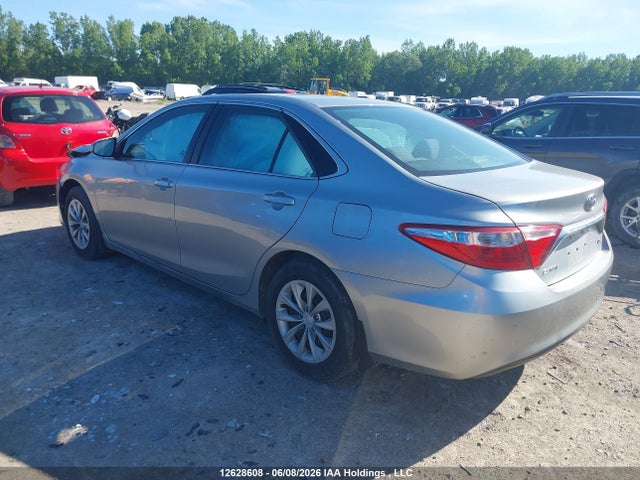 2015 Toyota Camry Le/xle/se/xse მანქანა იყიდება აუქციონზე, vin: 4T1BF1FK7FU024573, აუქციონის ნომერი: 12628608
