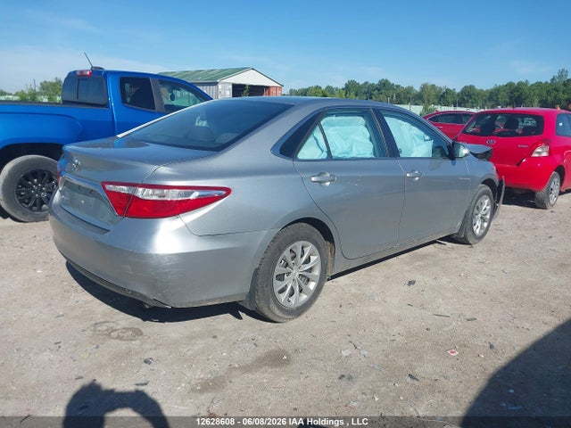 2015 Toyota Camry Le/xle/se/xse მანქანა იყიდება აუქციონზე, vin: 4T1BF1FK7FU024573, აუქციონის ნომერი: 12628608
