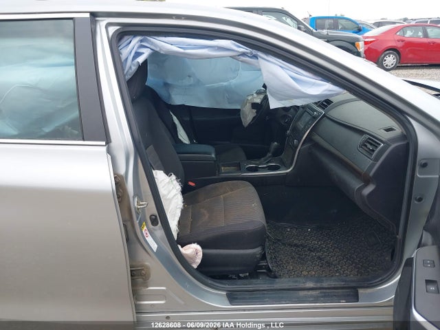 2015 Toyota Camry Le/xle/se/xse მანქანა იყიდება აუქციონზე, vin: 4T1BF1FK7FU024573, აუქციონის ნომერი: 12628608