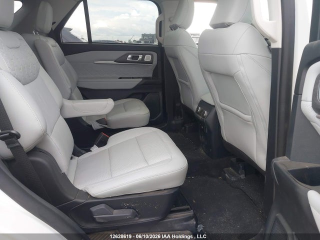 Ford Explorer Platinum 2025 1FMUK8HH9SGB40655 Image 8