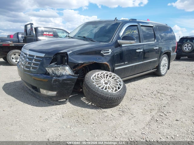 12613044 :رقم المزاد ، 1GYS4JEF5BR261424 vin ، 2011 Cadillac Escalade Esv Premium مزاد بيع
