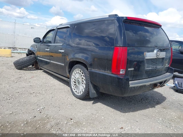 12613044 :رقم المزاد ، 1GYS4JEF5BR261424 vin ، 2011 Cadillac Escalade Esv Premium مزاد بيع