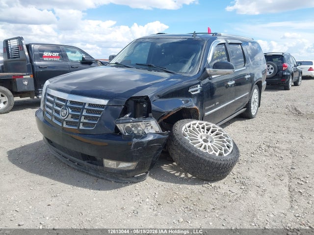 12613044 :رقم المزاد ، 1GYS4JEF5BR261424 vin ، 2011 Cadillac Escalade Esv Premium مزاد بيع