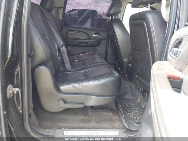 12613044 :رقم المزاد ، 1GYS4JEF5BR261424 vin ، 2011 Cadillac Escalade Esv Premium مزاد بيع