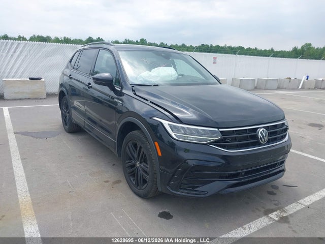 Auction sale of the 2022 Volkswagen Tiguan Comfortline R-line Black Edition, vin: 3VV8B7AX4NM057972, lot number: 12628695