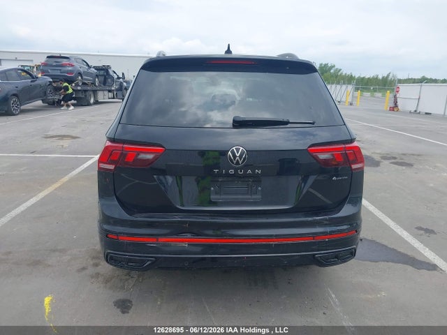 2022 Volkswagen Tiguan Comfortline R-line Black Edition მანქანა იყიდება აუქციონზე, vin: 3VV8B7AX4NM057972, აუქციონის ნომერი: 12628695