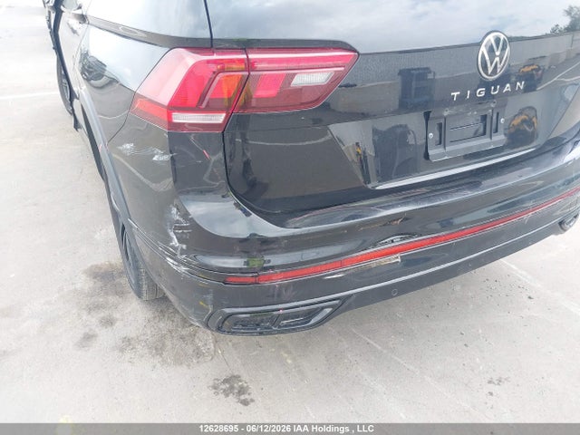 2022 Volkswagen Tiguan Comfortline R-line Black Edition მანქანა იყიდება აუქციონზე, vin: 3VV8B7AX4NM057972, აუქციონის ნომერი: 12628695