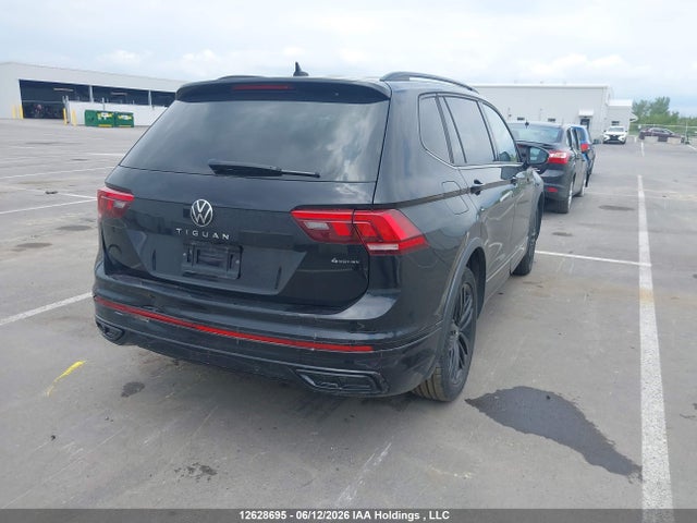 2022 Volkswagen Tiguan Comfortline R-line Black Edition მანქანა იყიდება აუქციონზე, vin: 3VV8B7AX4NM057972, აუქციონის ნომერი: 12628695