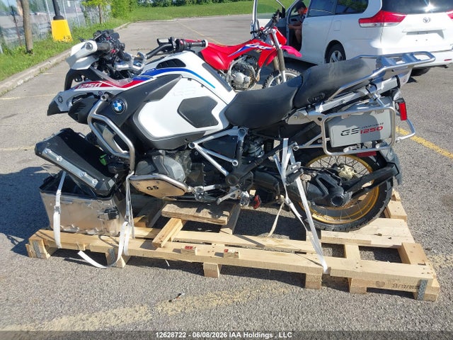 Продаж на аукціоні авто 2021 Bmw R 1250 Gs Adventure, vin: WB10M1305M6E71036, номер лоту: 12628722