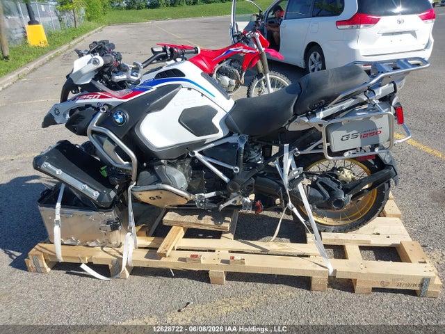 Продаж на аукціоні авто 2021 Bmw R 1250 Gs Adventure, vin: WB10M1305M6E71036, номер лоту: 12628722