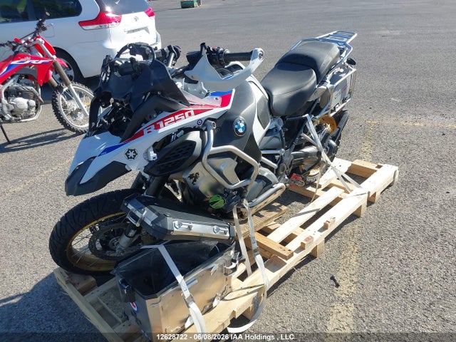 Продаж на аукціоні авто 2021 Bmw R 1250 Gs Adventure, vin: WB10M1305M6E71036, номер лоту: 12628722