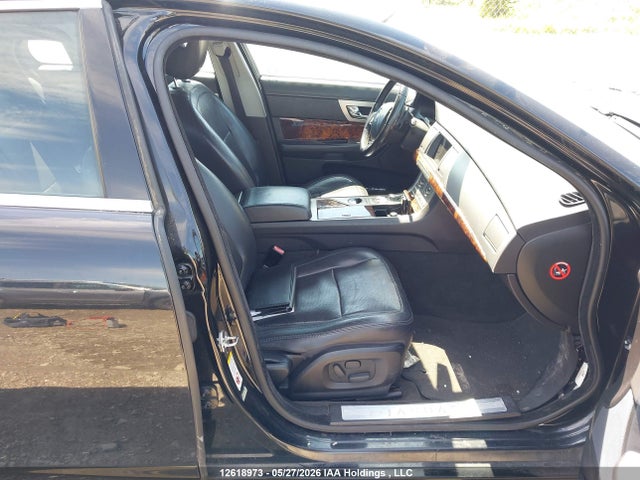 Продажа на аукционе авто 2010 Jaguar Xf Premium, vin: SAJXA0GB3ALR76584, номер лота: 12618973