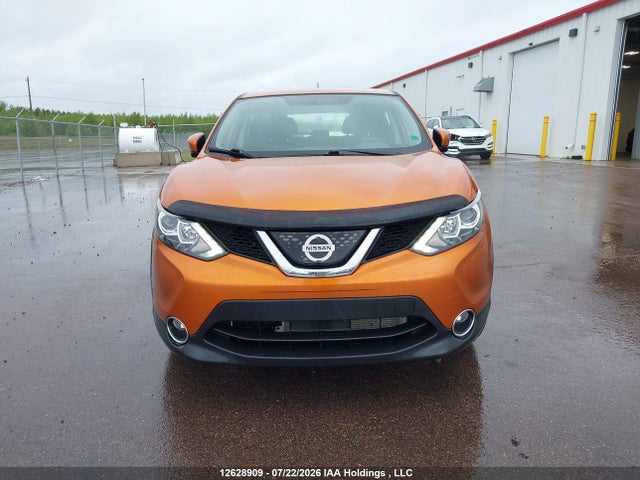 2018 Nissan Qashqai S/sl/sv მანქანა იყიდება აუქციონზე, vin: JN1BJ1CR2JW282617, აუქციონის ნომერი: 12628909