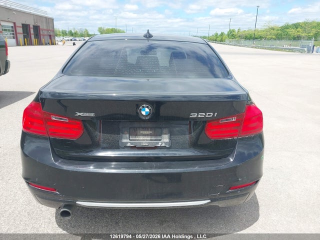 2014 Bmw 320i Xdrive მანქანა იყიდება აუქციონზე, vin: WBA3C3C59EK200011, აუქციონის ნომერი: 12619794