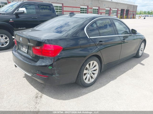 2014 Bmw 320i Xdrive მანქანა იყიდება აუქციონზე, vin: WBA3C3C59EK200011, აუქციონის ნომერი: 12619794