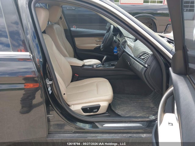 2014 Bmw 320i Xdrive მანქანა იყიდება აუქციონზე, vin: WBA3C3C59EK200011, აუქციონის ნომერი: 12619794