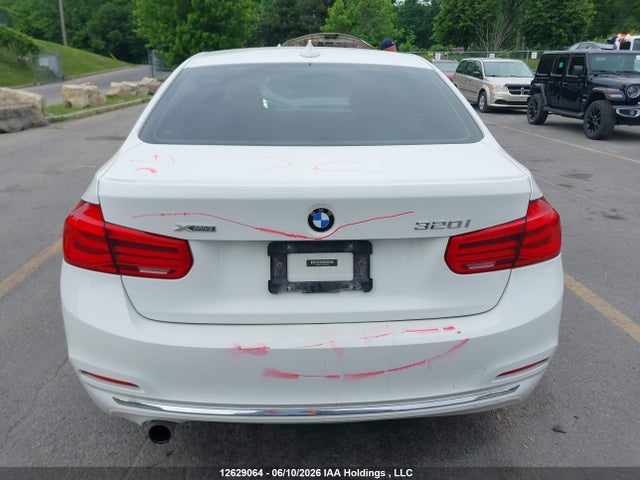 BMW 320i Xdrive 2017 WBA8A3C31HK692869 Image 16