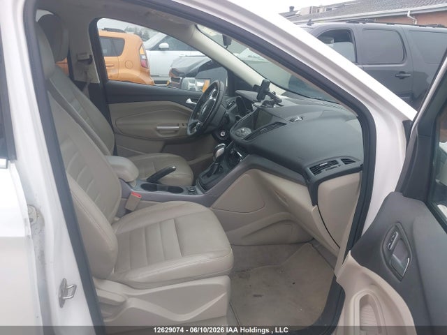2014 Ford Escape მანქანა იყიდება აუქციონზე, vin: 1FMCU0GX7EUC11843, აუქციონის ნომერი: 12629074