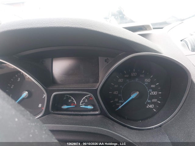 2014 Ford Escape მანქანა იყიდება აუქციონზე, vin: 1FMCU0GX7EUC11843, აუქციონის ნომერი: 12629074