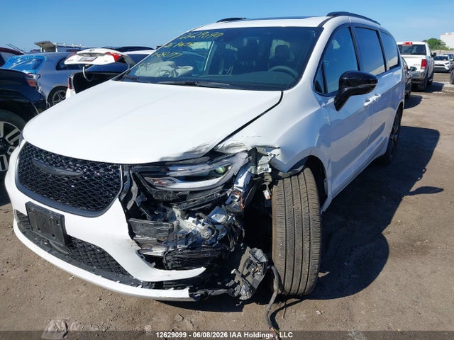 Chrysler Pacifica Limited 2026 2C4RC1GG0TR232177 Image 2