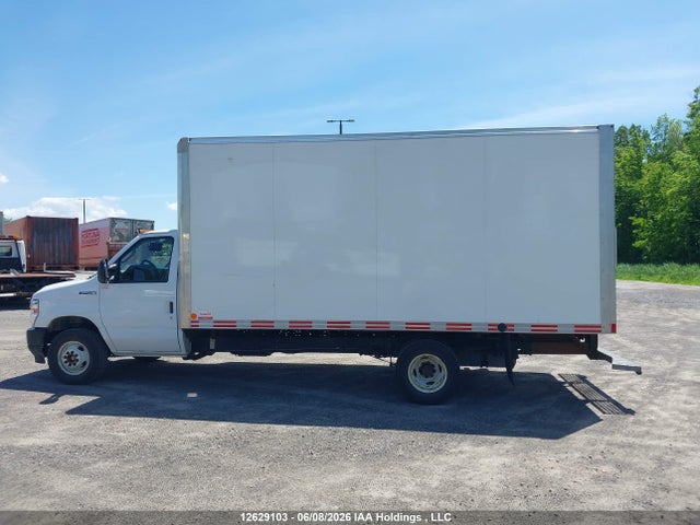 Продажа на аукционе авто 2024 Ford Econoline E450 Super Duty Cutaway Van, vin: 1FDXE4FN6RDD15106, номер лота: 12629103