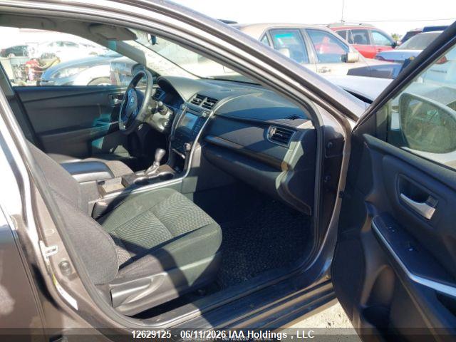 12629125 :رقم المزاد ، 4T1BF1FK7FU489130 vin ، 2015 Toyota Camry Le/xle/se/xse مزاد بيع