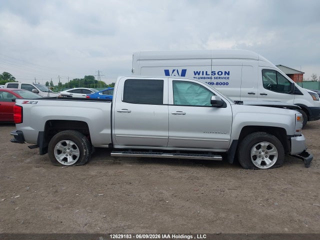 2018 Chevrolet Silverado 1500 2lt მანქანა იყიდება აუქციონზე, vin: 3GCUKREC0JG422267, აუქციონის ნომერი: 12629183